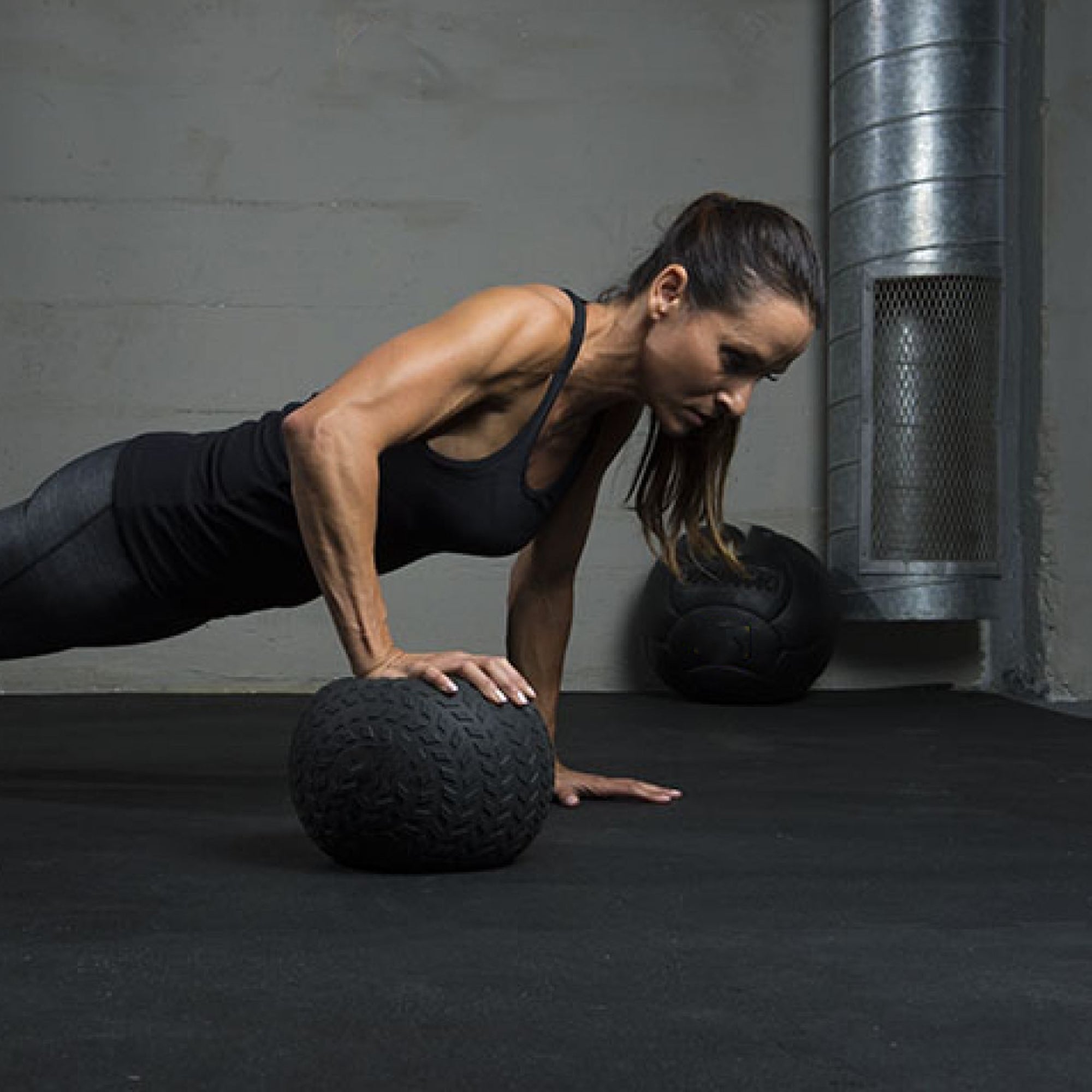 No-Bounce Slam Ball – Heavy‑Duty Rubber Treaded Weight Ball for Core, Strength & Power Training in Home Gym or Studio (3–25 kg)