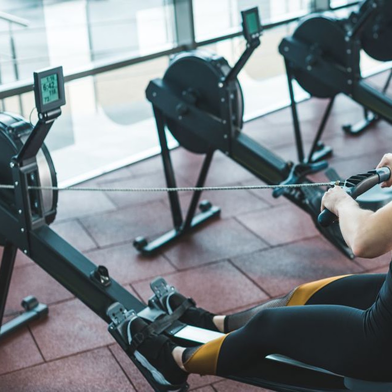 Adjustable Air‑Resistance Rowing Machine, Aluminum Frame, 10‑Level Silent Rower, Smart Display & Ergonomic Seat for Home Fitness