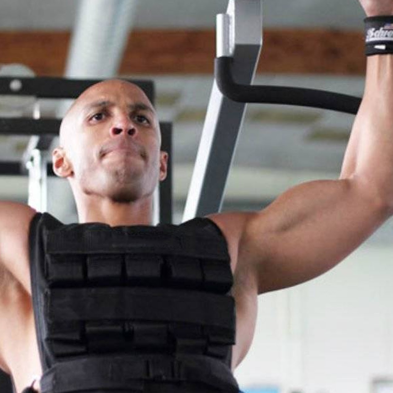 Adjustable 30 kg Weighted Vest – Heavy‑Duty Metal Inserts, Reflective Strips, Secure Fit for Home Gym & Strength Training